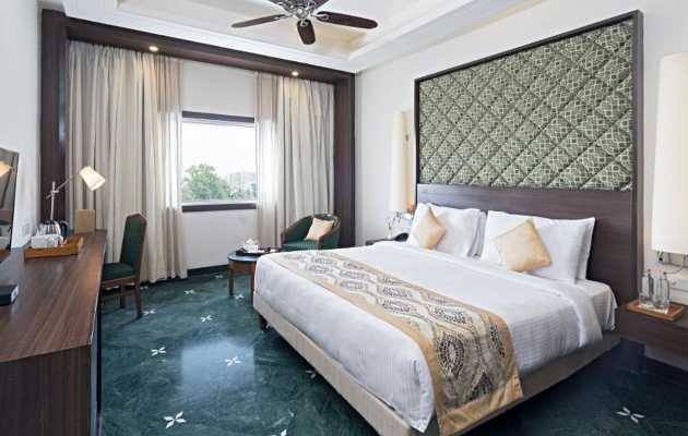 royal-orchid-central